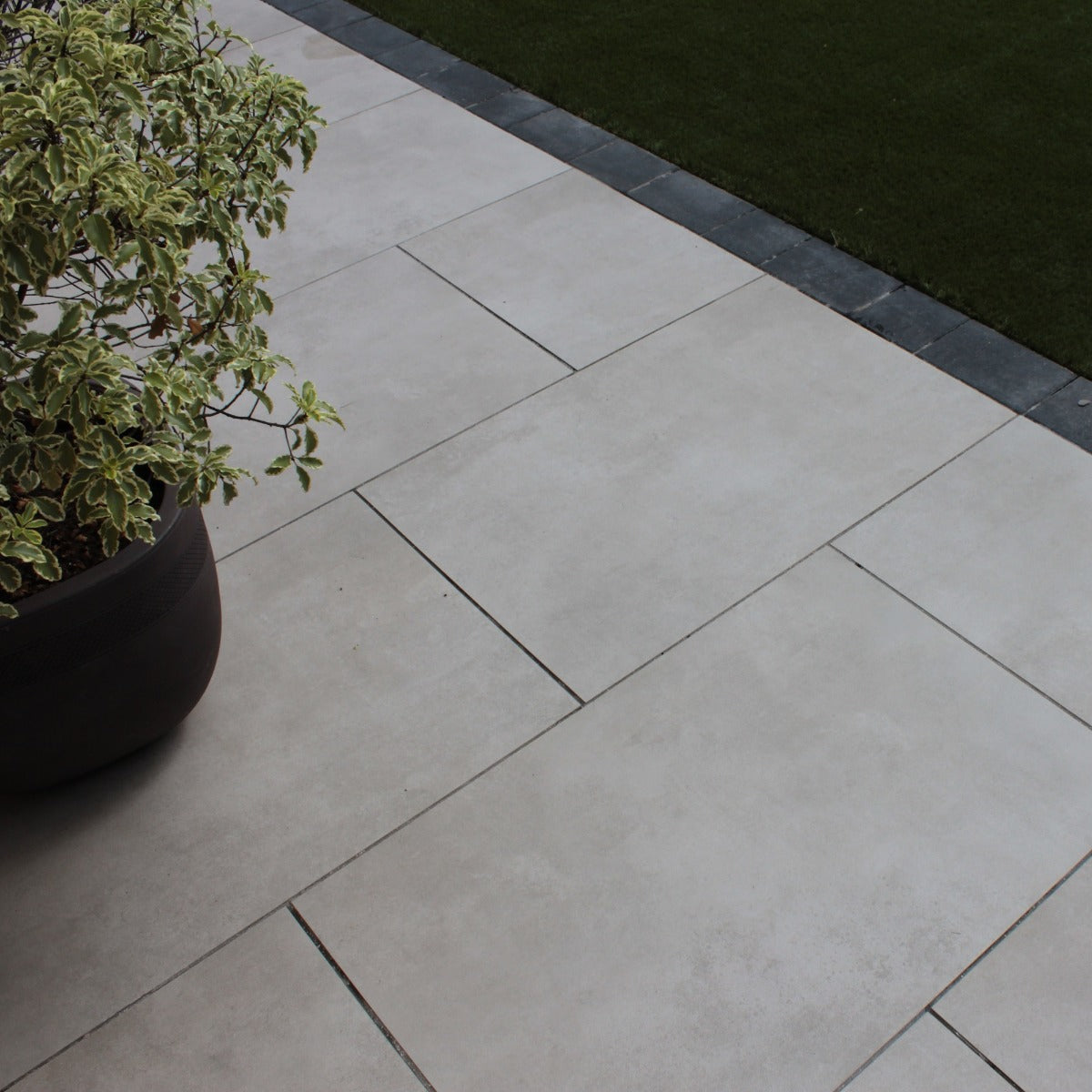 Cemento - 900x600mm Outdoor Porcelain Paving Tiles