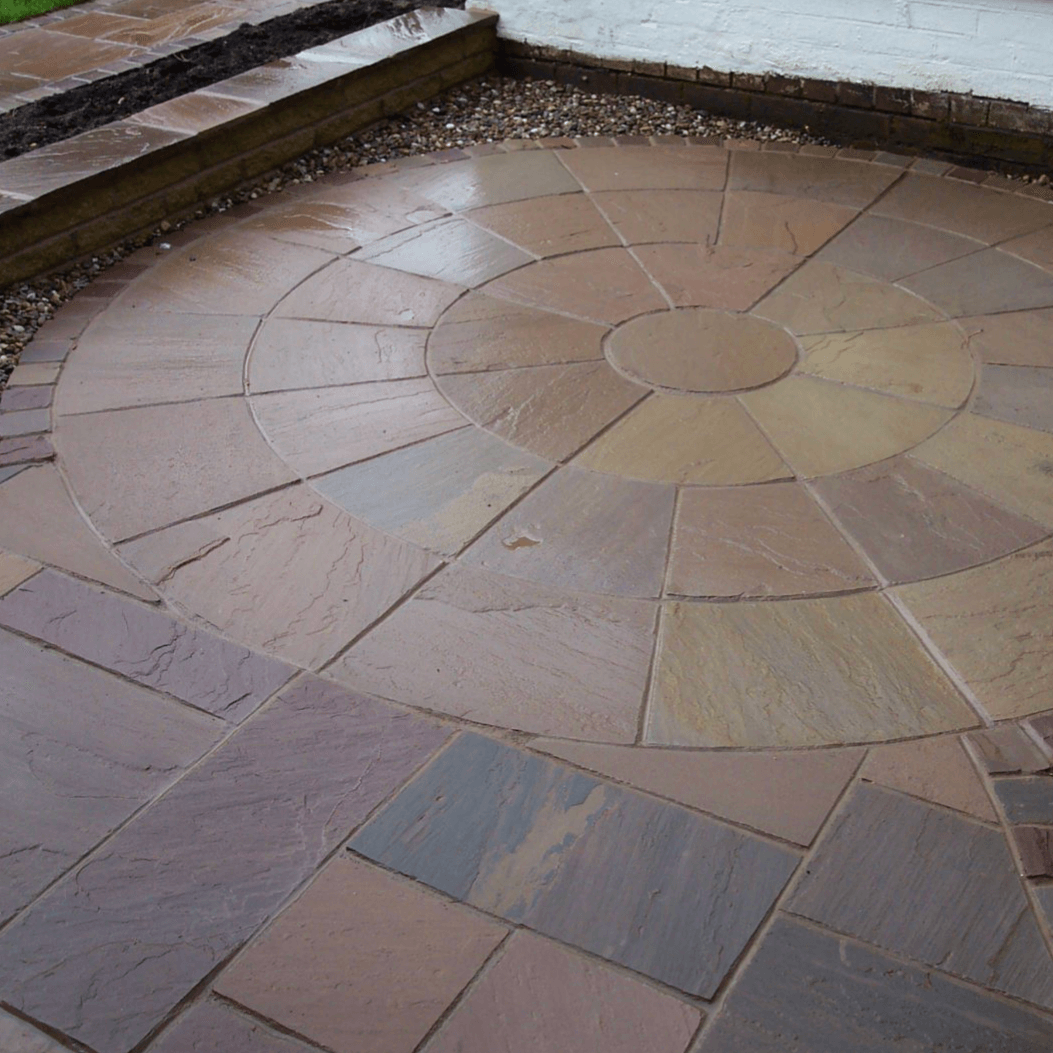 Raj Blend Sandstone Paving Circle Feature inc. Squaring Off Pieces - 2.4M x 2.4M