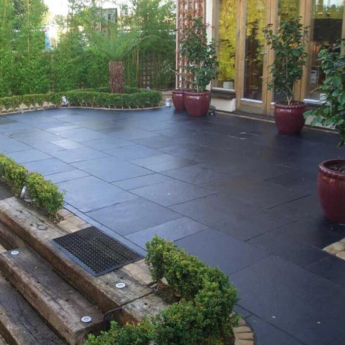 Strata Stones Whitchurch Black Lime Limestone Paving Project Pack 22mm Calibrated - 15.25m2 Pack