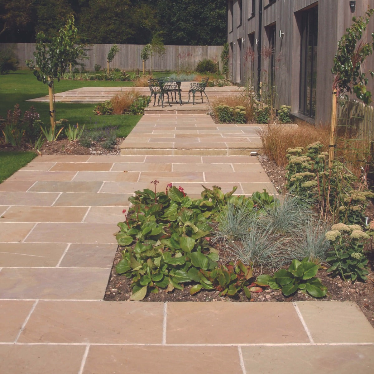 Strata Stones Whitchurch Raj Sandstone Paving Project Pack 22mm Calibrated - 15.25m2 Pack